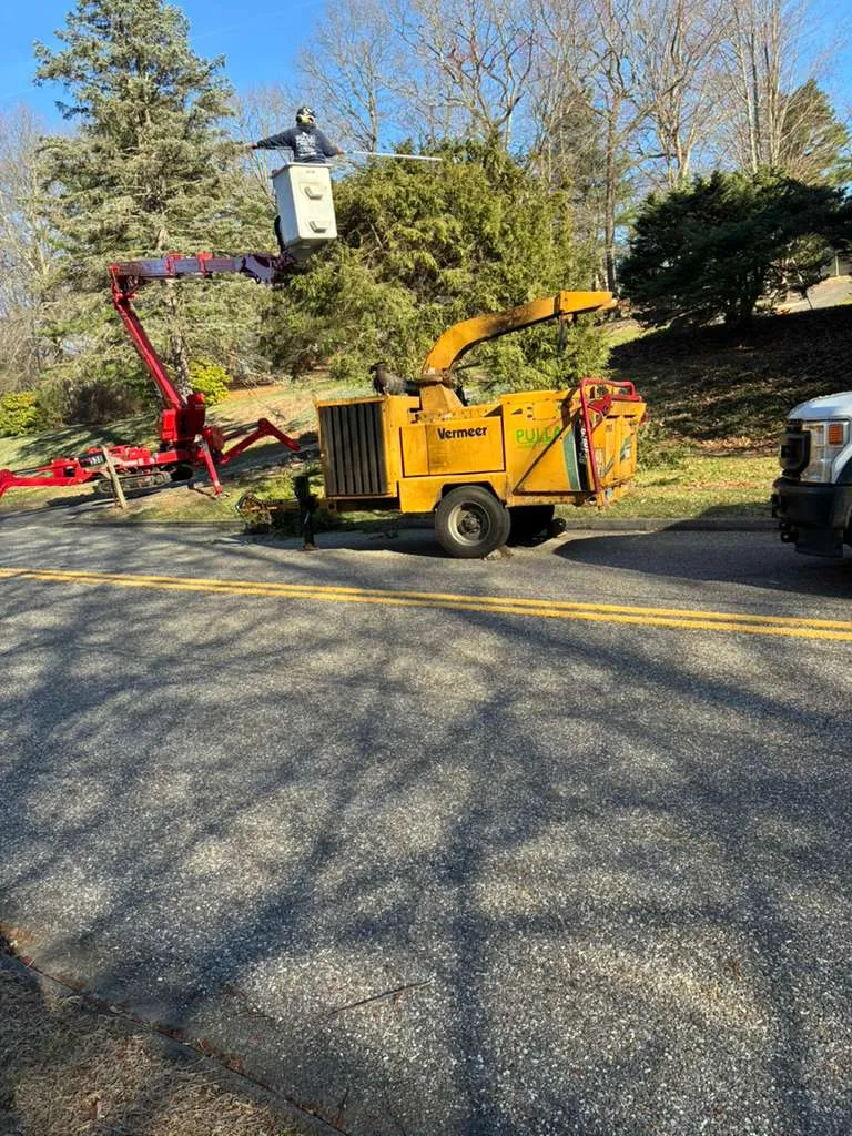 Pulla crew working Connecticut